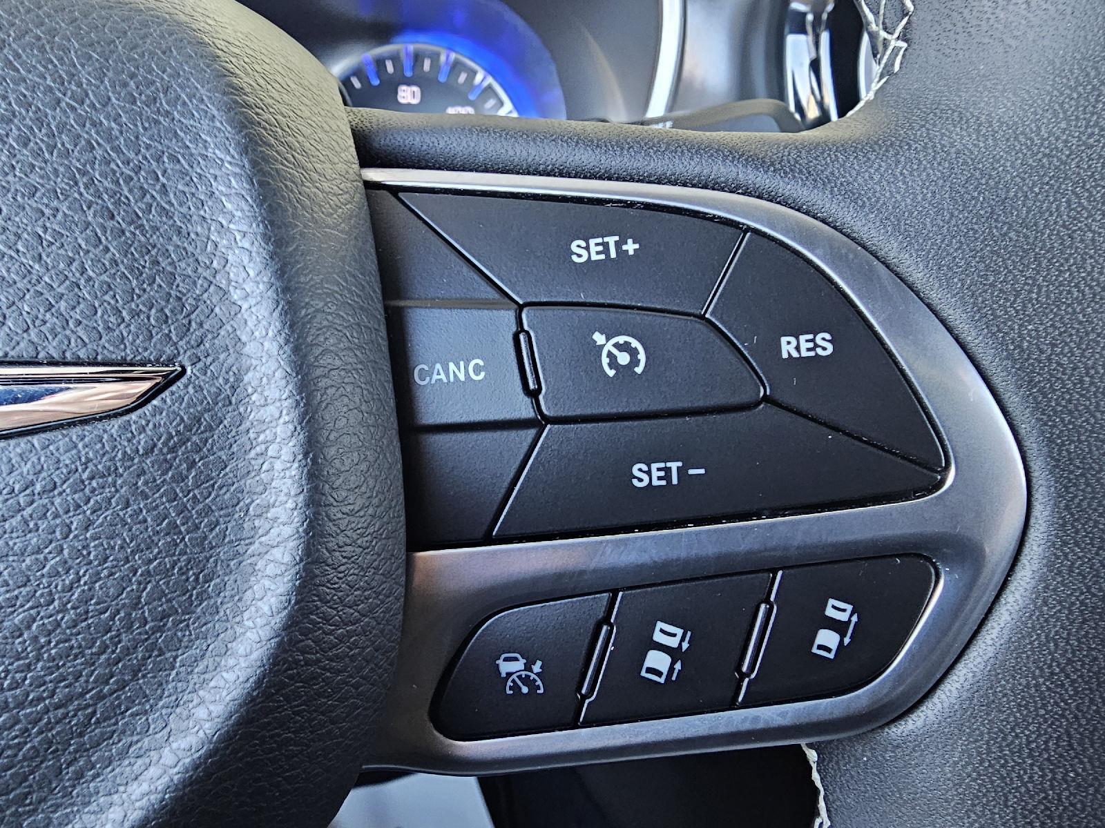 Used 2025 Chrysler Pacifica - photo 24