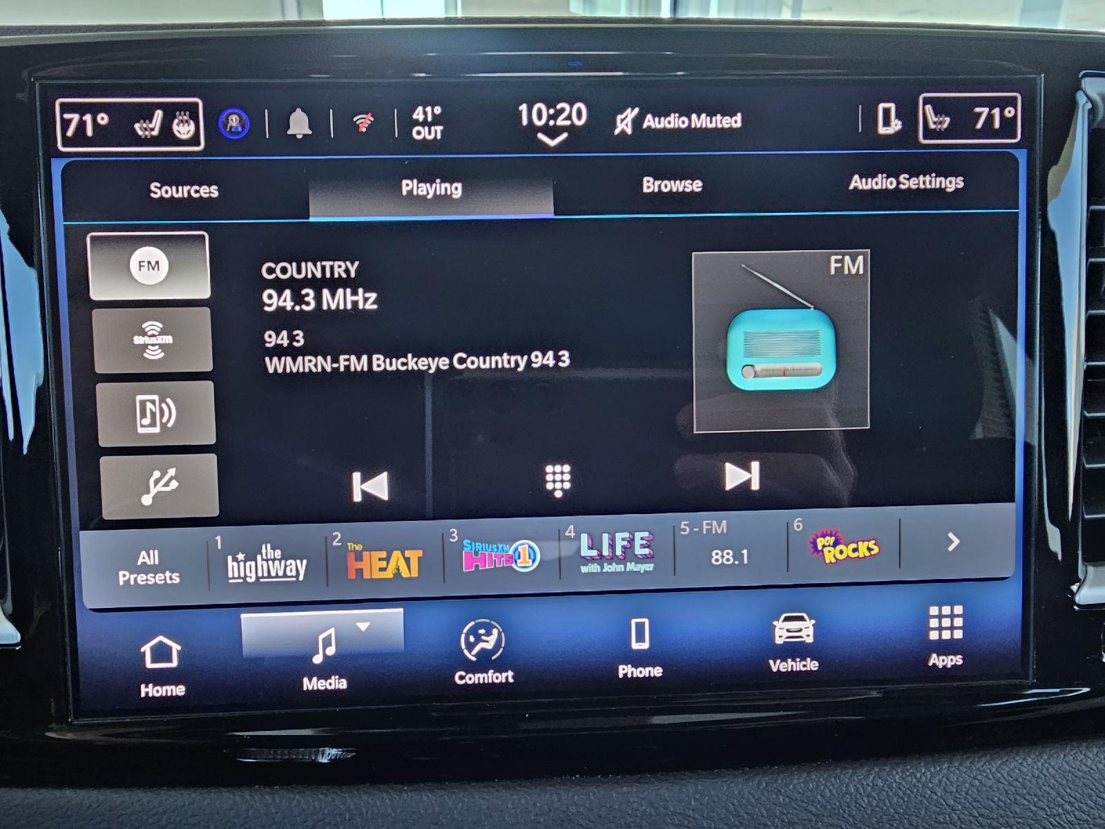 Used 2025 Chrysler Pacifica - photo 27