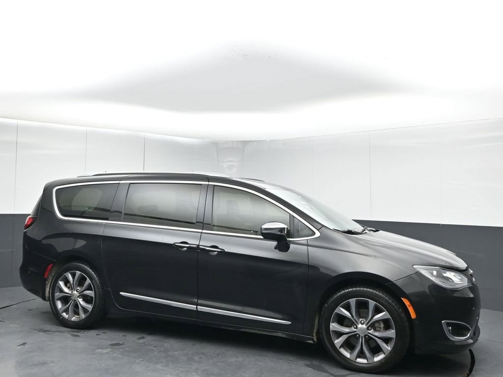 Used 2020 Chrysler Pacifica - photo 5