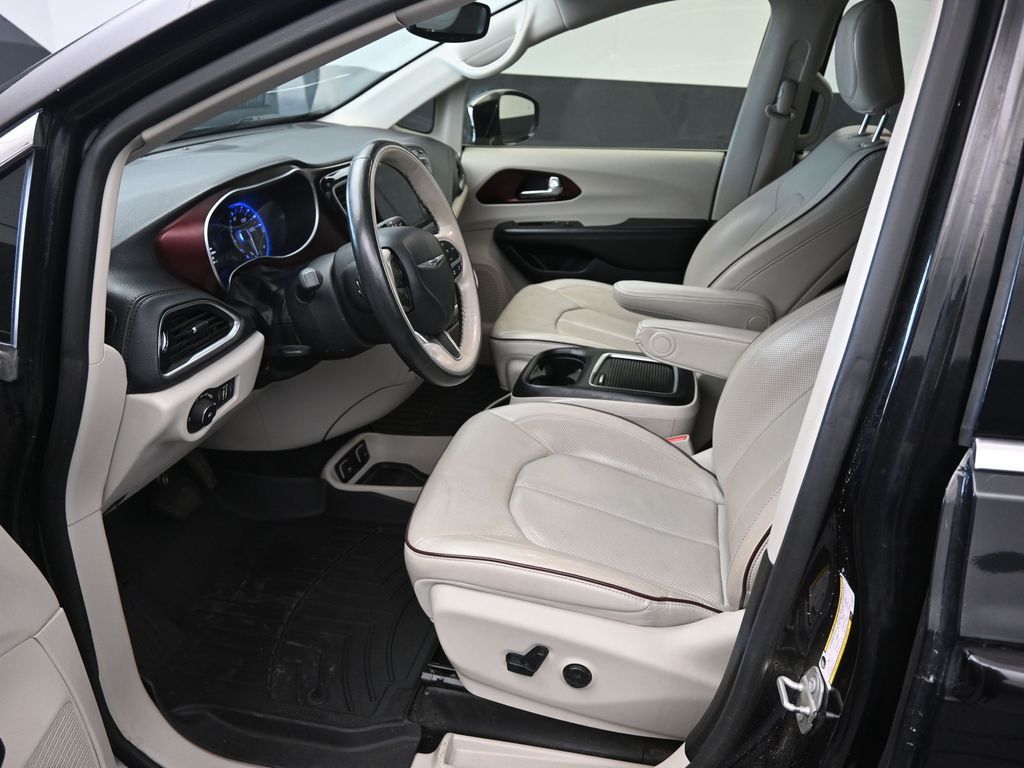 Used 2020 Chrysler Pacifica - photo 16