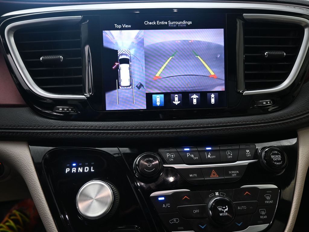 Used 2020 Chrysler Pacifica - photo 18