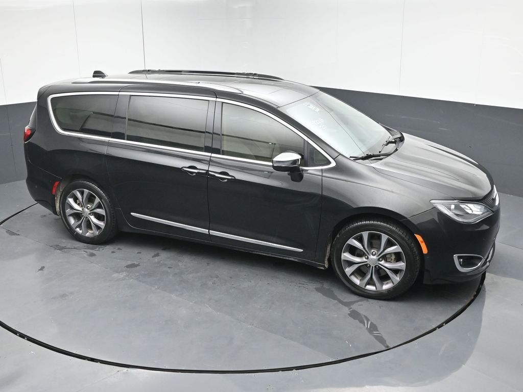 Used 2020 Chrysler Pacifica - photo 22