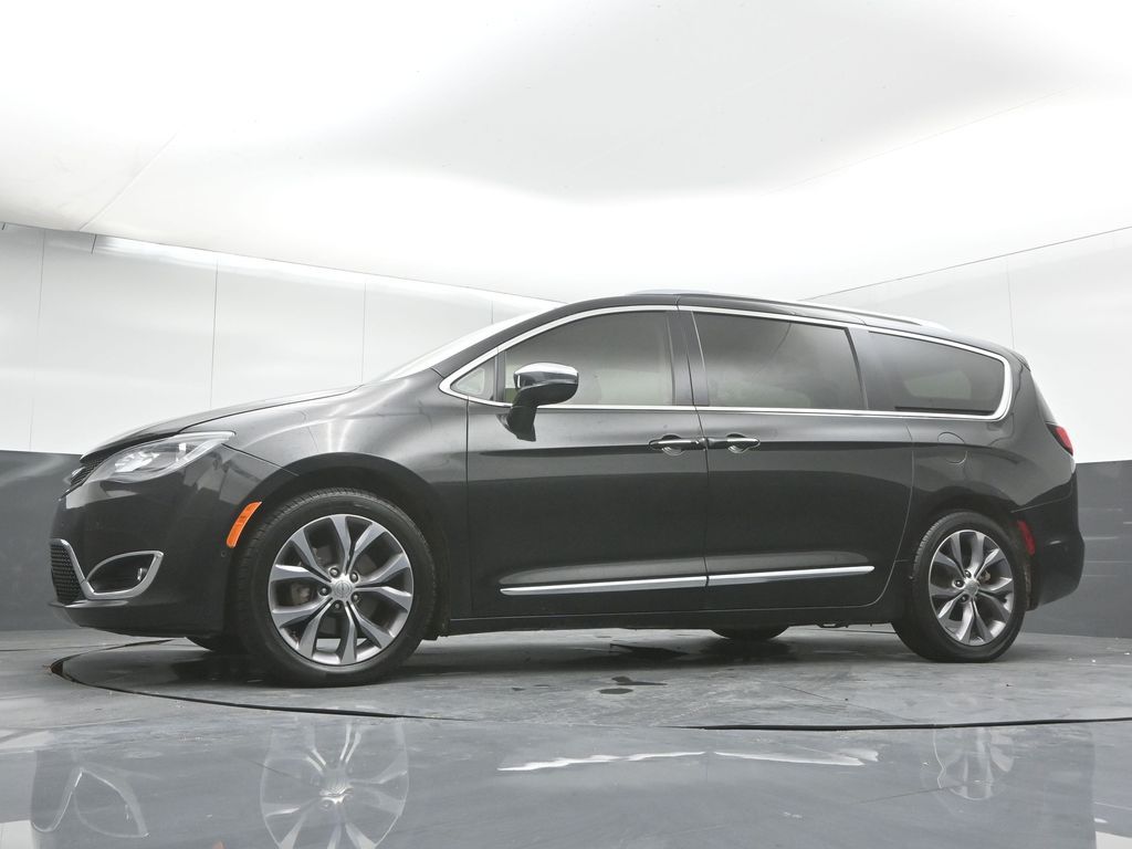 Used 2020 Chrysler Pacifica - photo 32
