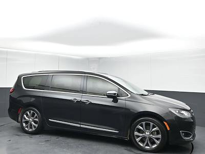 Used 2020 Chrysler Pacifica - photo 1