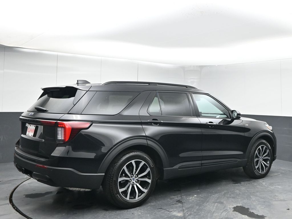 New 2026 Ford Explorer - photo 2