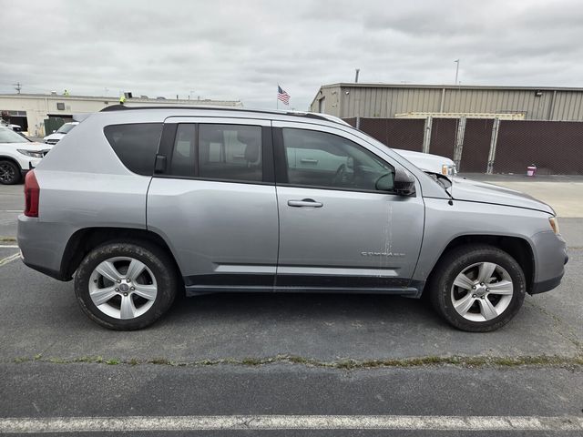 Used 2016 Jeep Compass - photo 7