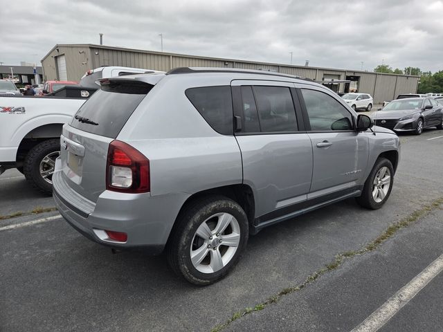 Used 2016 Jeep Compass - photo 2