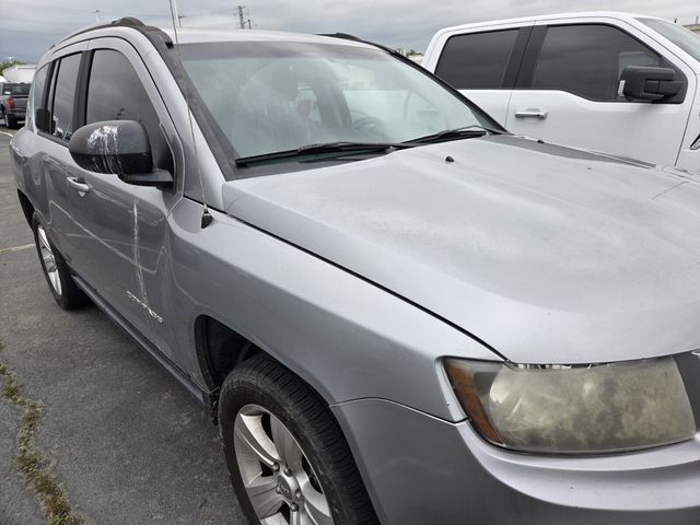 Used 2016 Jeep Compass - photo 11