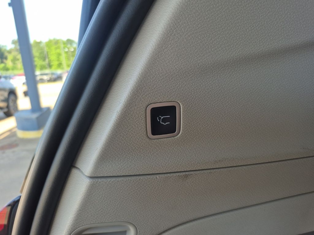 Used 2023 Chrysler Pacifica - photo 12
