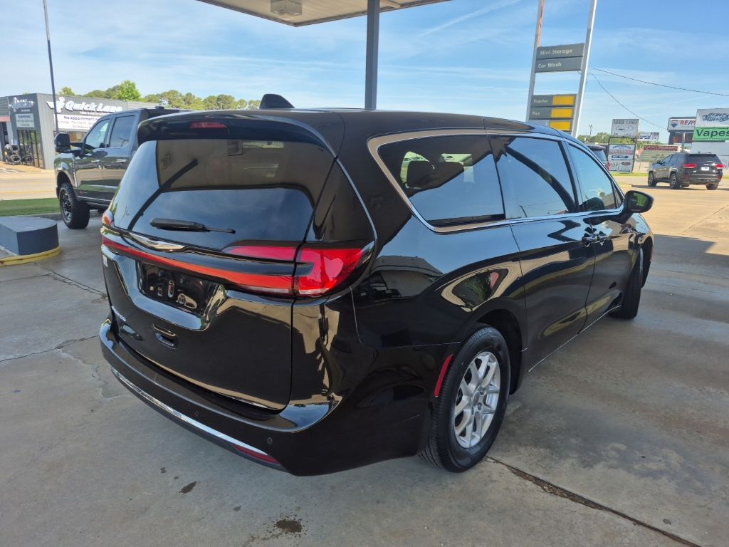Used 2023 Chrysler Pacifica - photo 7