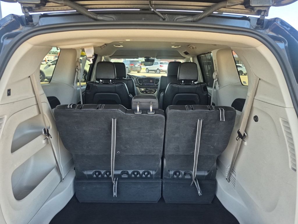 Used 2023 Chrysler Pacifica - photo 11