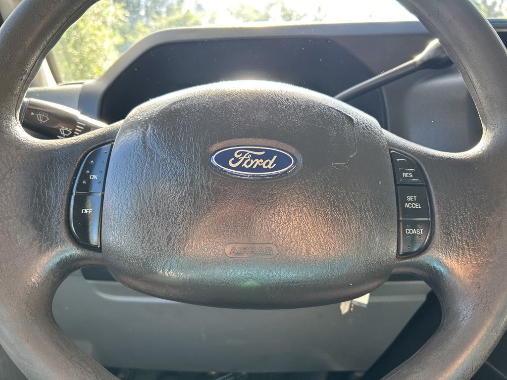 Used 2013 Ford E-250 - photo 18