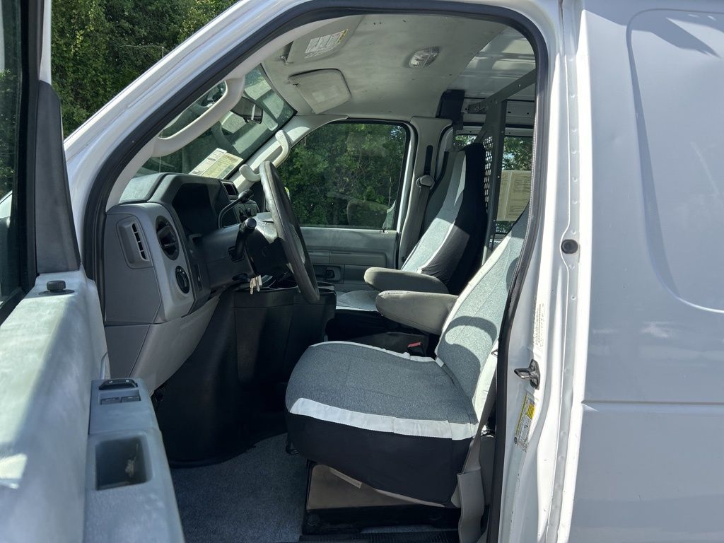 Used 2013 Ford E-250 - photo 12