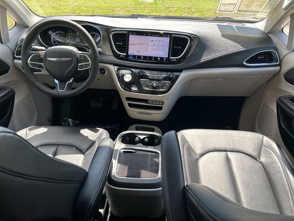 Used 2024 Chrysler Pacifica - photo 12