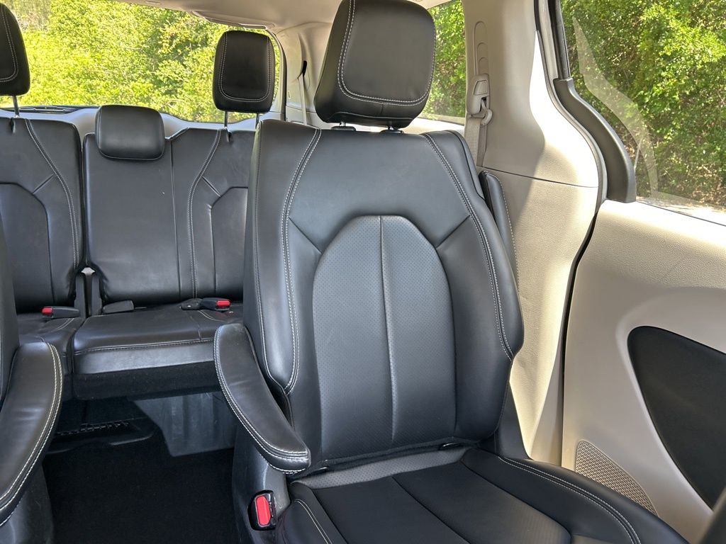 Used 2024 Chrysler Pacifica - photo 16