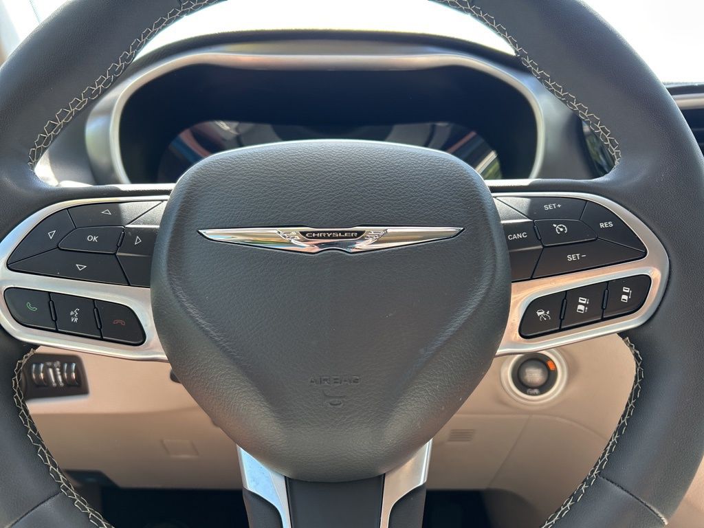Used 2024 Chrysler Pacifica - photo 25