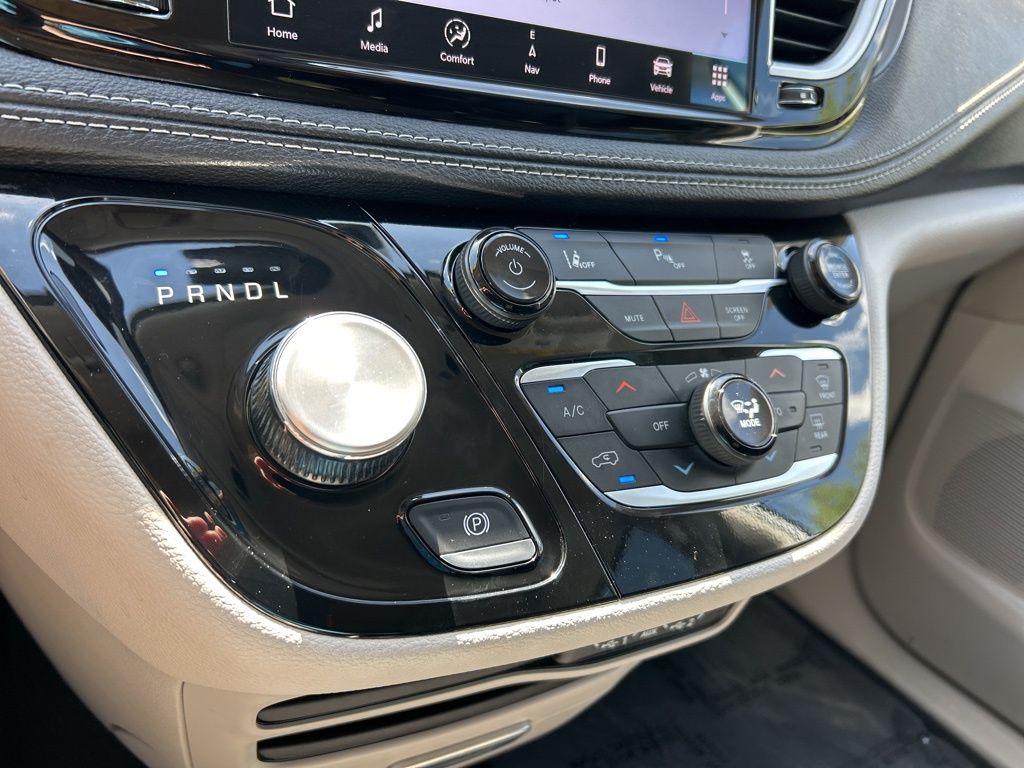 Used 2024 Chrysler Pacifica - photo 43
