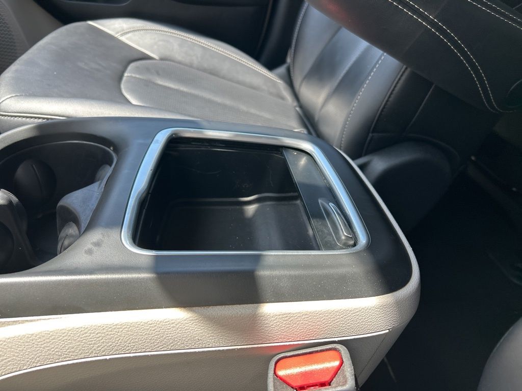 Used 2024 Chrysler Pacifica - photo 45