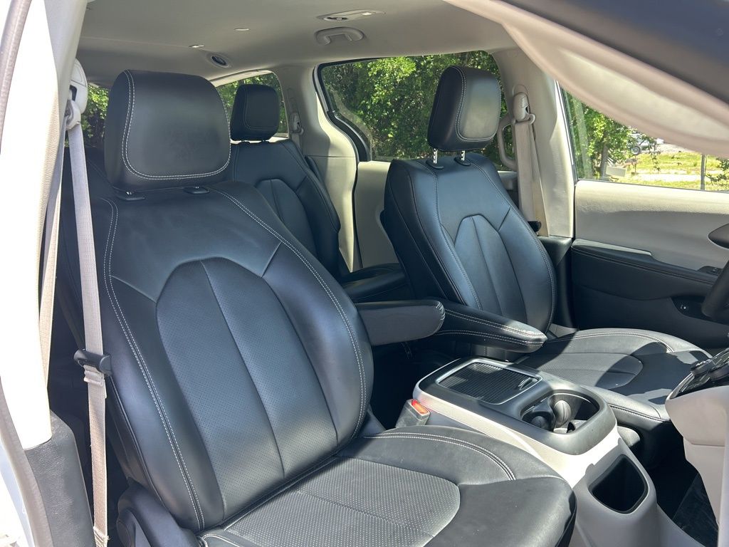 Used 2024 Chrysler Pacifica - photo 50