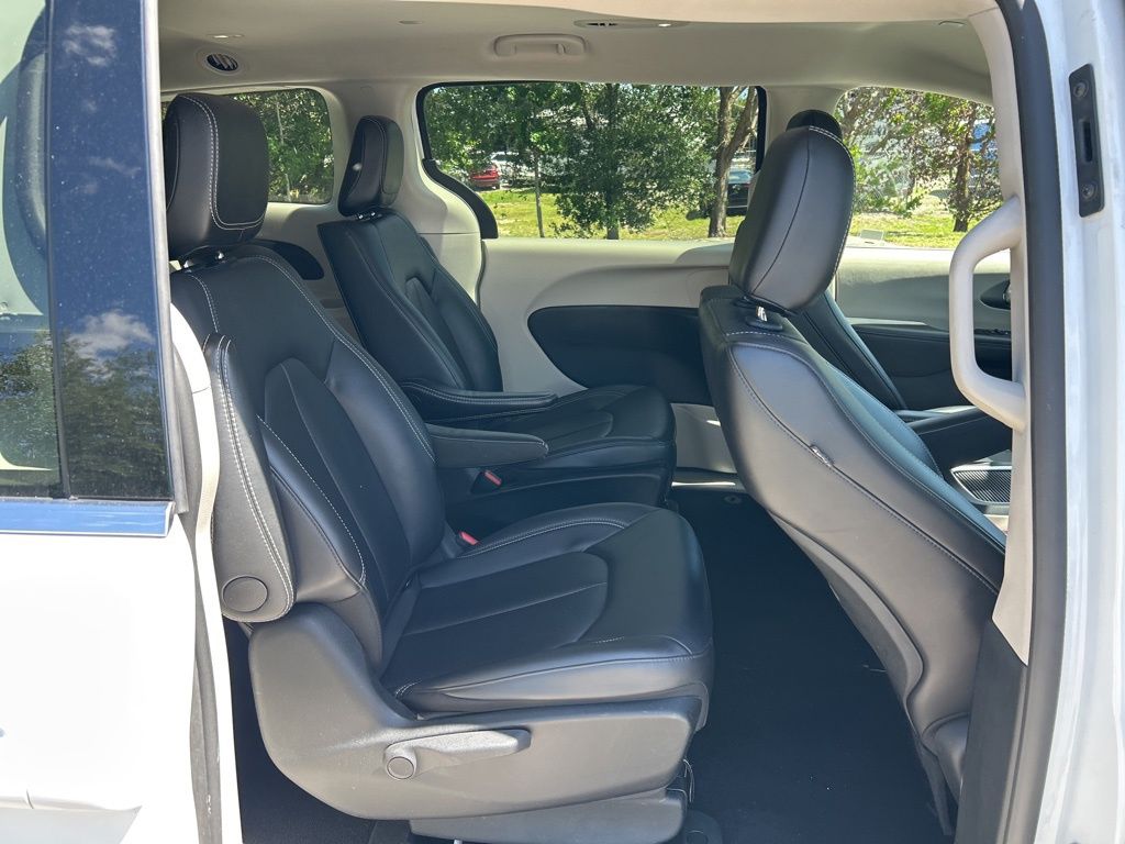Used 2024 Chrysler Pacifica - photo 51