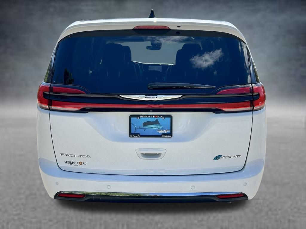 Used 2024 Chrysler Pacifica - photo 8