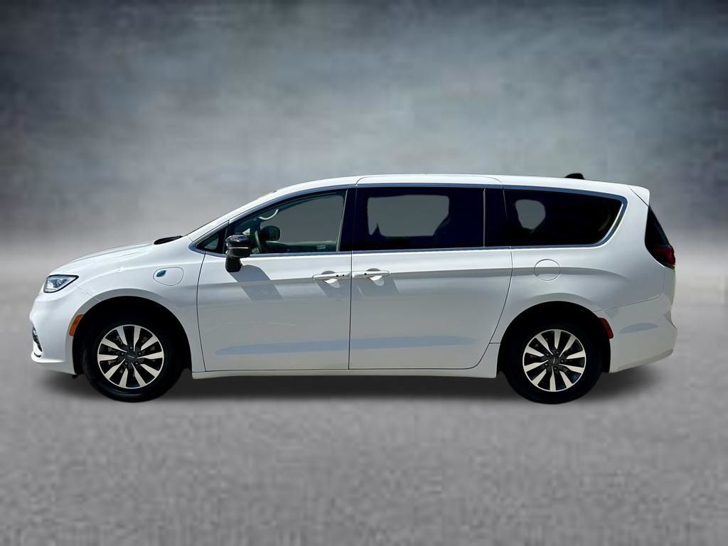 Used 2024 Chrysler Pacifica - photo 10