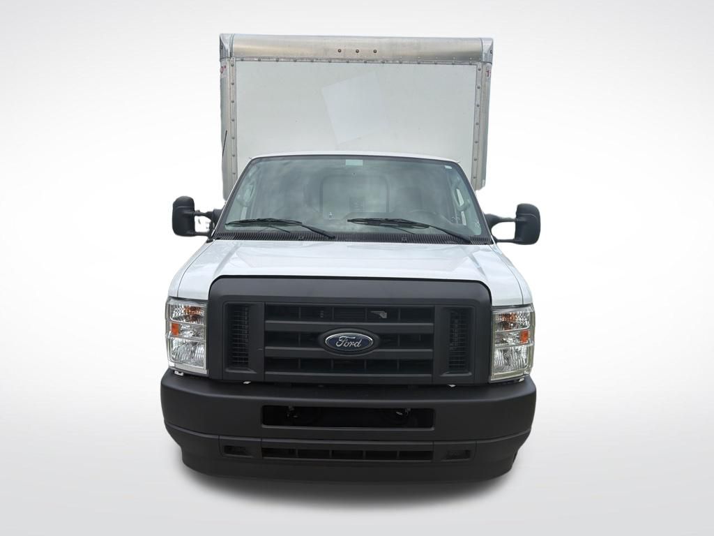 Used 2024 Ford E-450 - photo 6