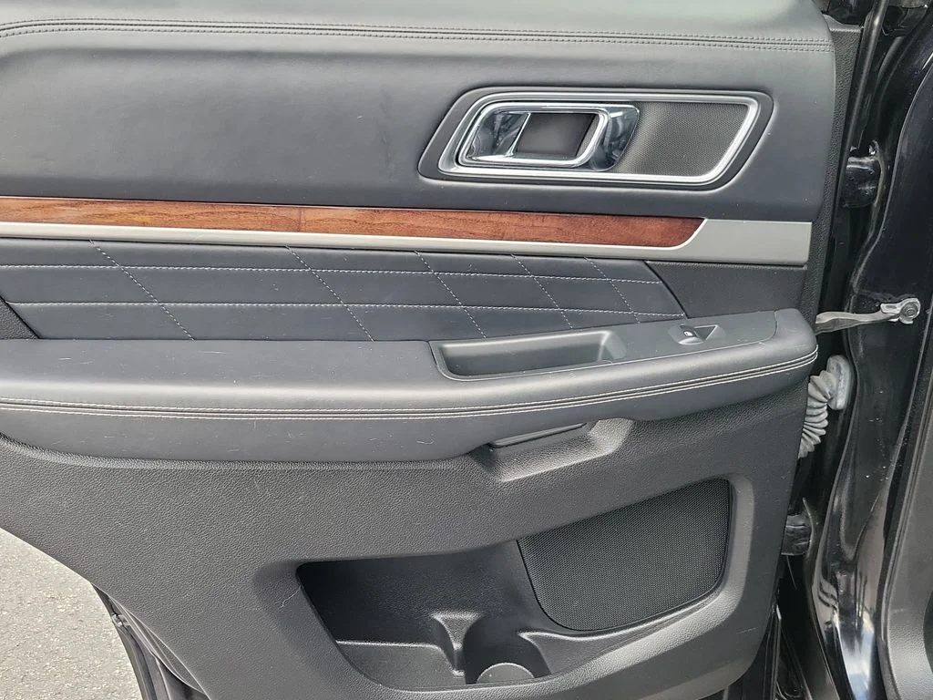 Used 2017 Ford Explorer - photo 25