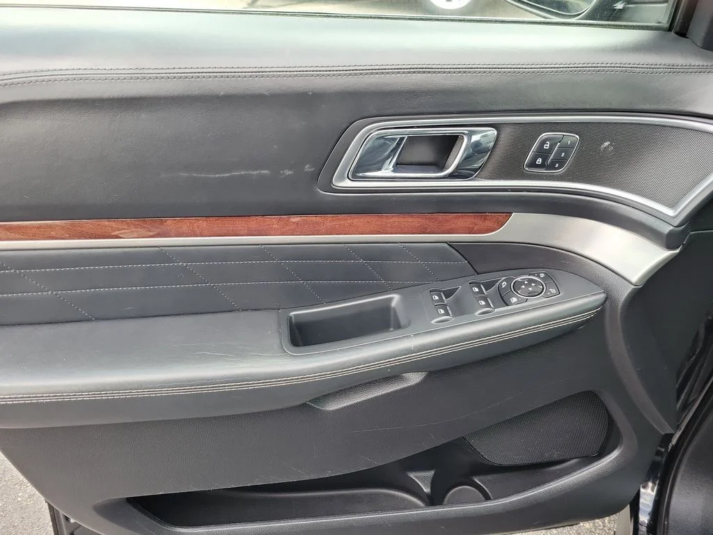 Used 2017 Ford Explorer - photo 31