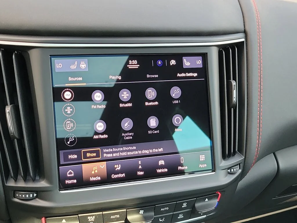 Used 2023 Maserati Levante - photo 24