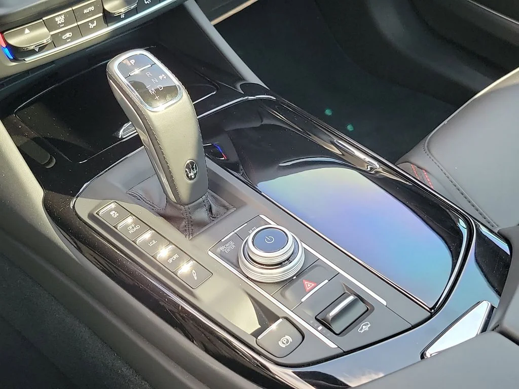 Used 2023 Maserati Levante - photo 26