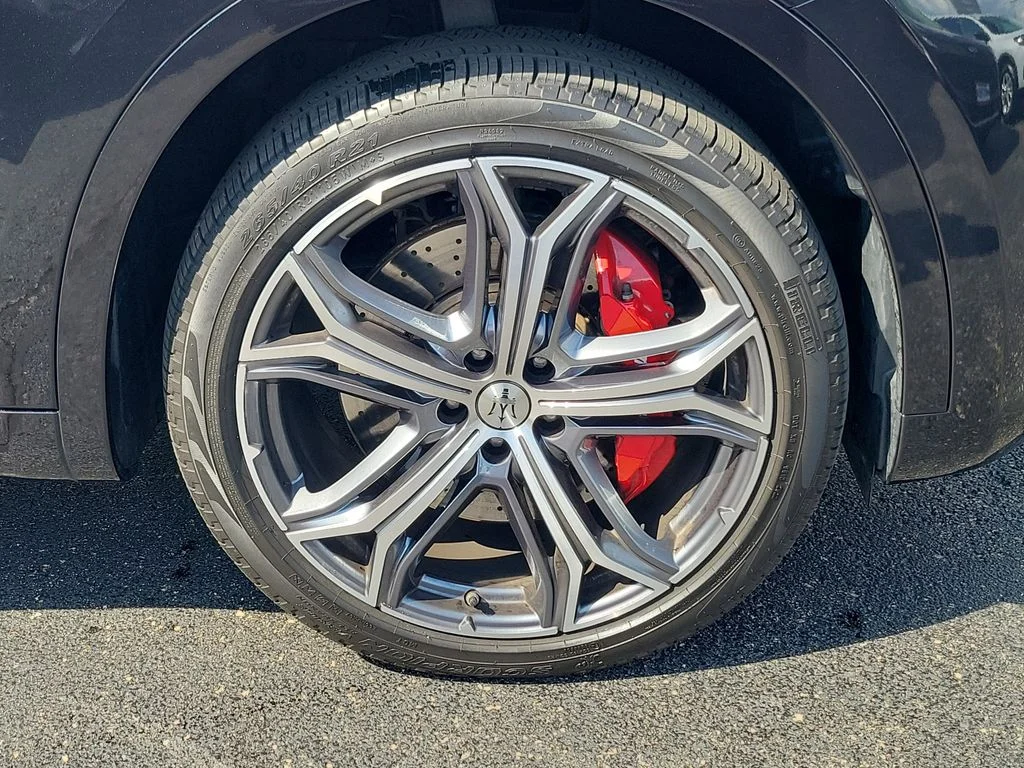 Used 2023 Maserati Levante - photo 28