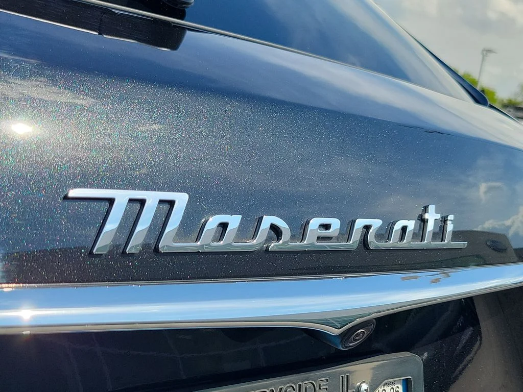 Used 2023 Maserati Levante - photo 5