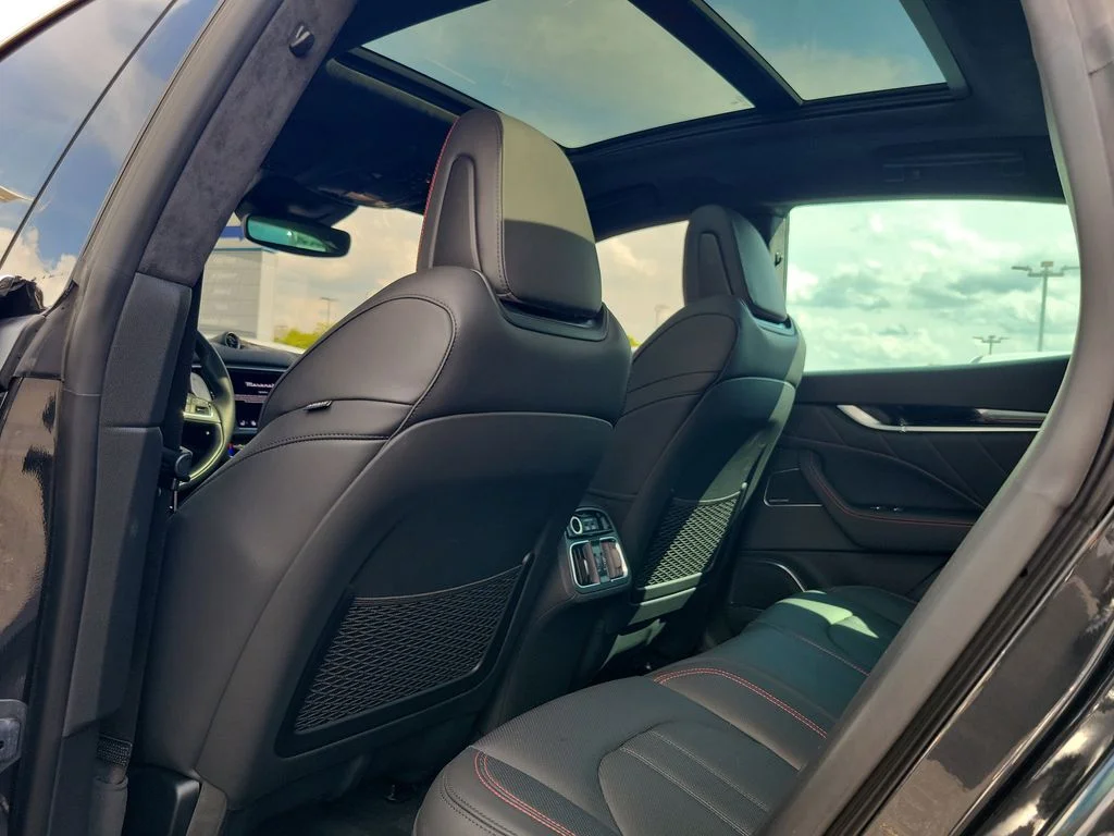 Used 2023 Maserati Levante - photo 10