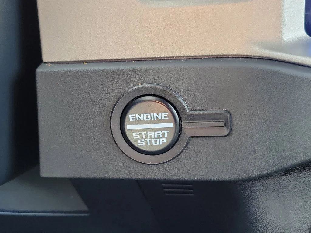 Used 2025 Ford Bronco - photo 21