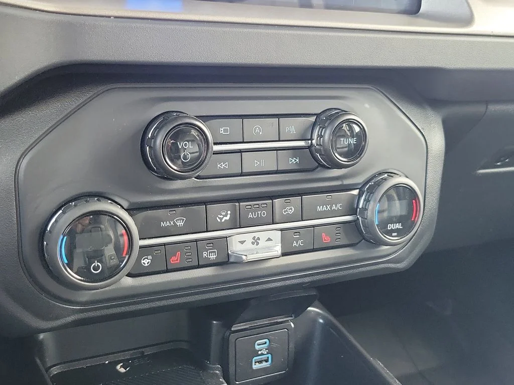 Used 2025 Ford Bronco - photo 26