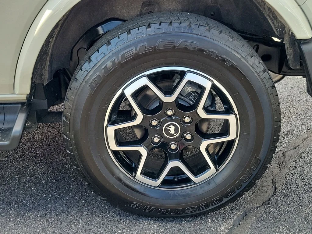 Used 2025 Ford Bronco - photo 28
