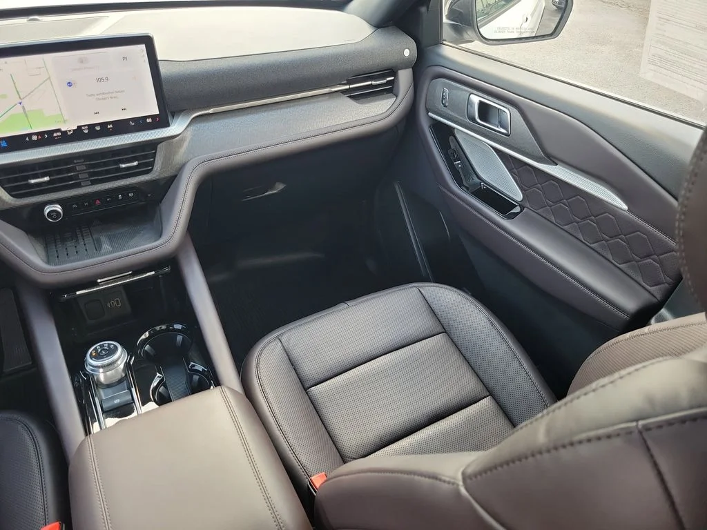 Used 2025 Ford Explorer - photo 15