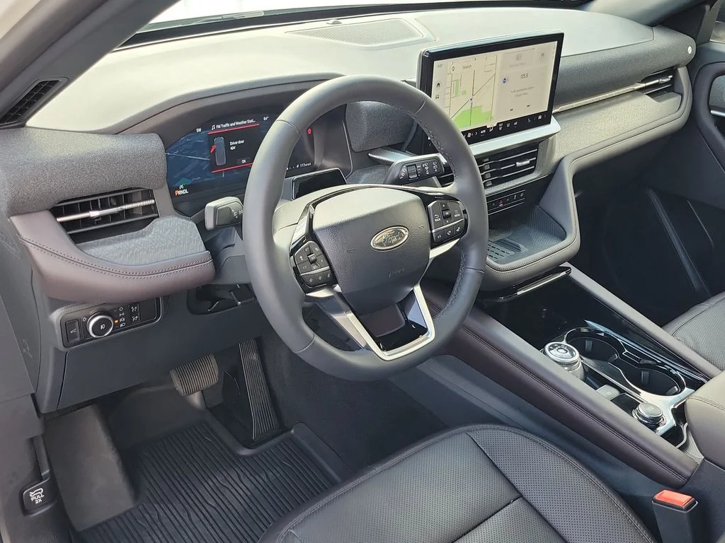 Used 2025 Ford Explorer - photo 16