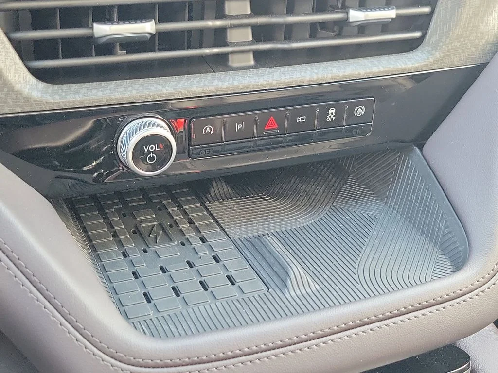 Used 2025 Ford Explorer - photo 29