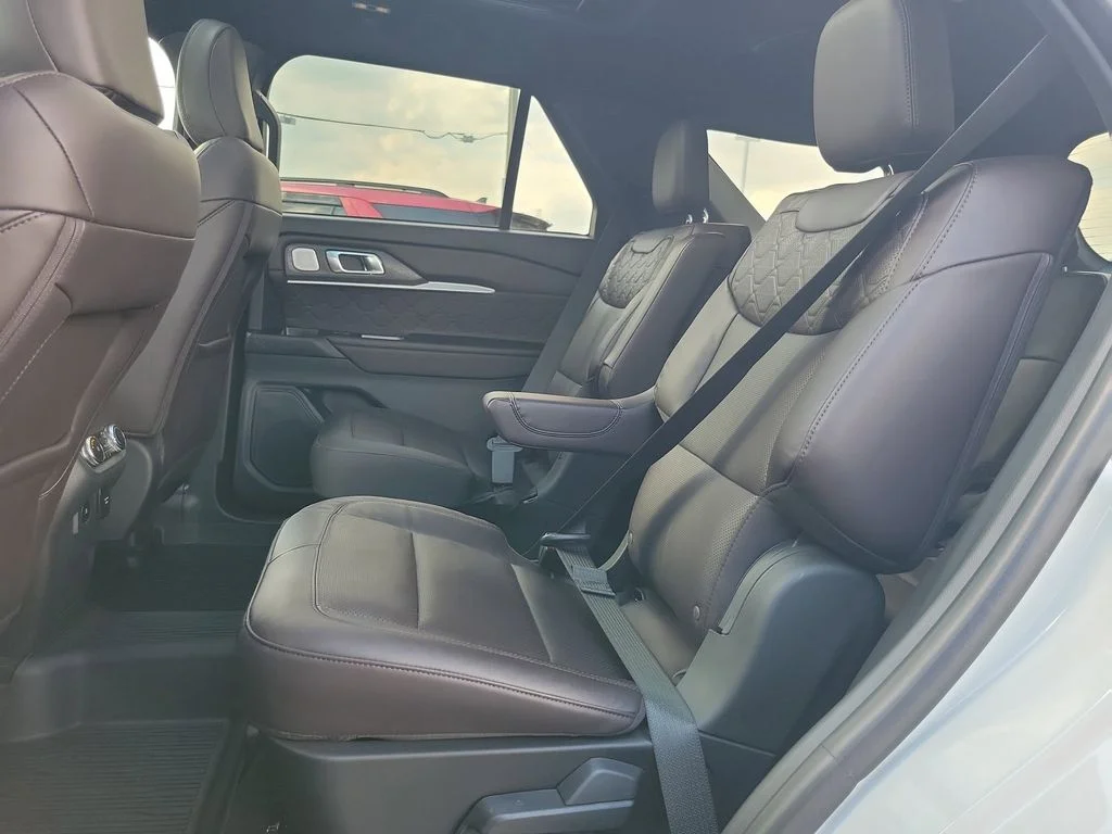 Used 2025 Ford Explorer - photo 11