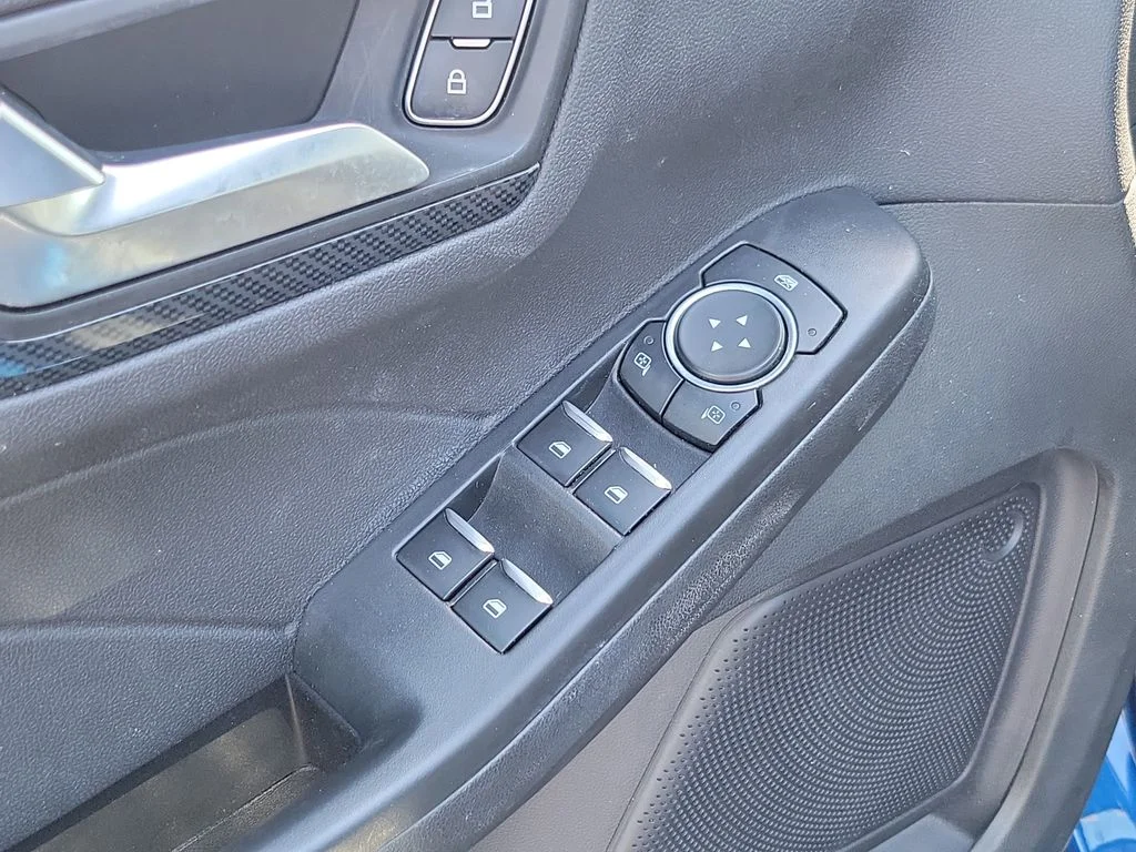 Used 2023 Ford Escape - photo 17