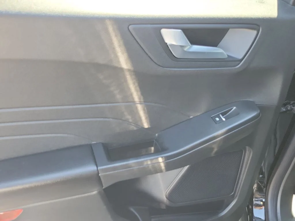 Used 2024 Ford Escape - photo 12
