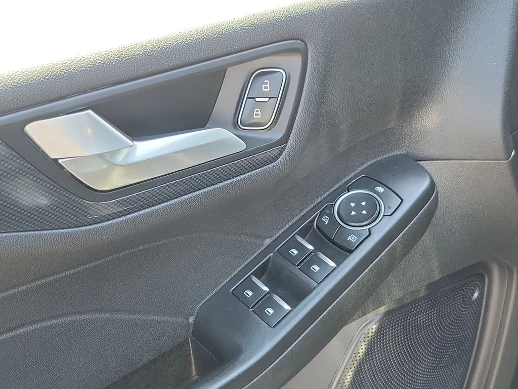 Used 2024 Ford Escape - photo 17