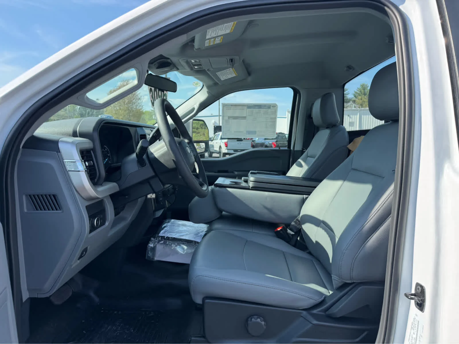 New 2026 Ford F-550 - photo 10