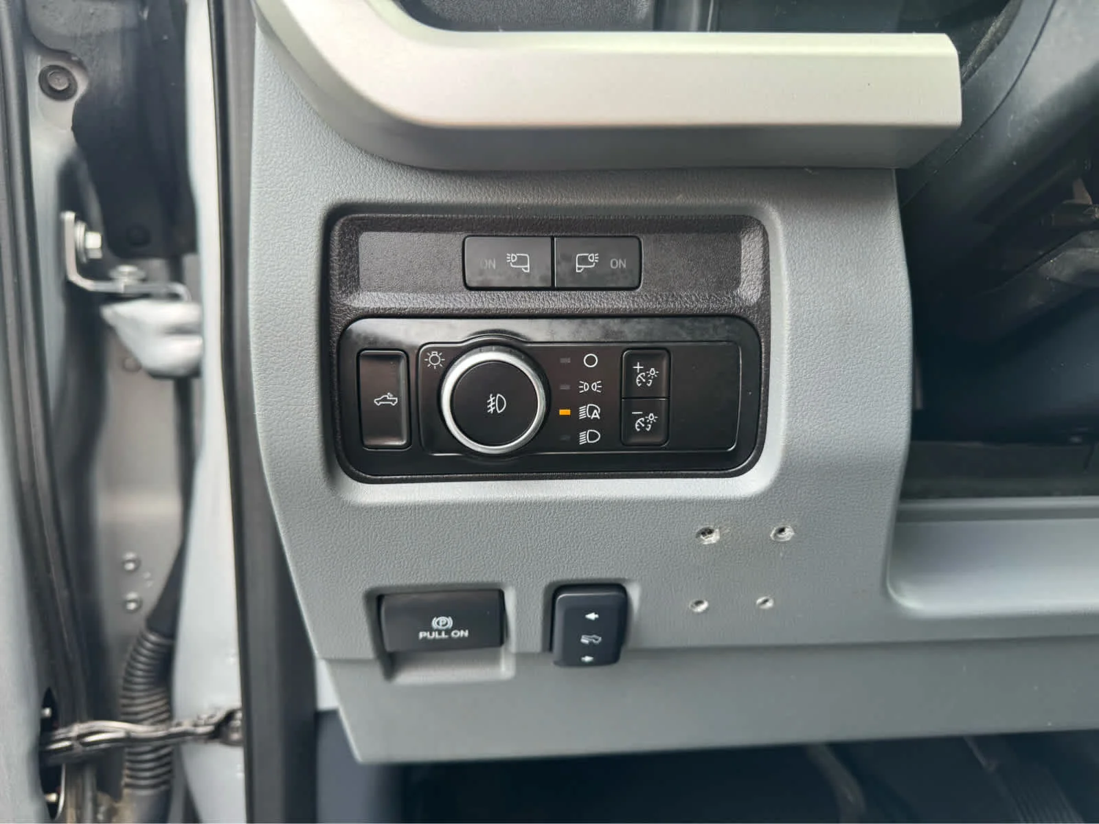Used 2024 Ford F-550 - photo 13