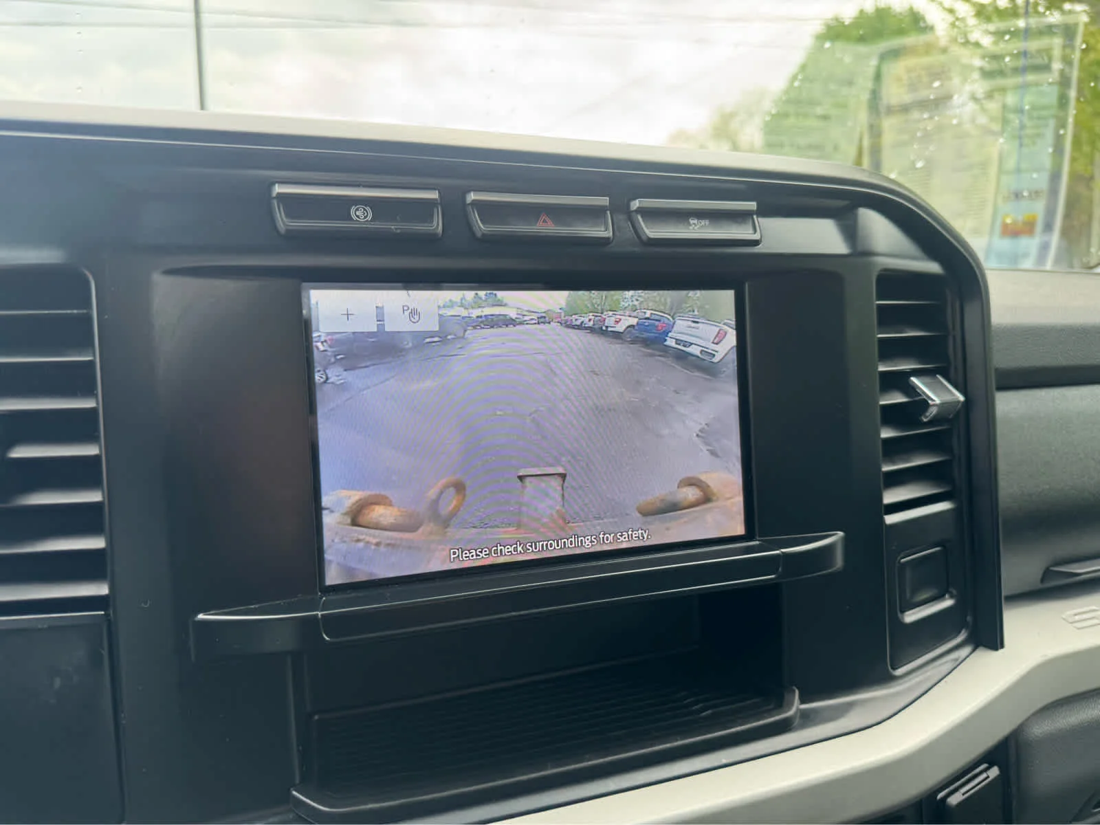 Used 2024 Ford F-550 - photo 19