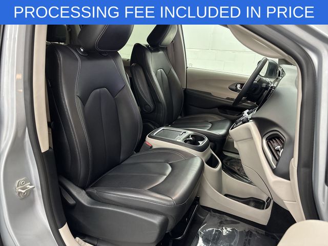 Used 2023 Chrysler Pacifica - photo 18