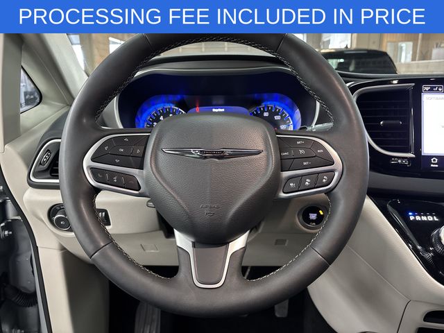 Used 2023 Chrysler Pacifica - photo 9