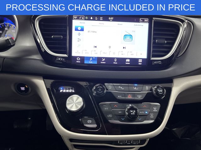 Used 2023 Chrysler Pacifica - photo 11